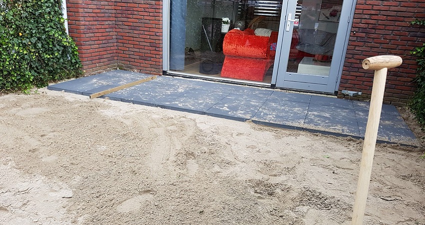 Peter Böhm Tuinonderhoud en Sierbestrating logo